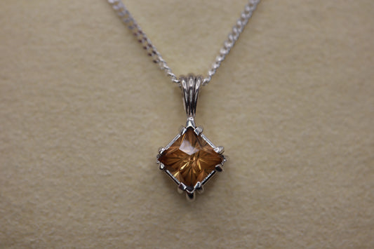 Sterling silver necklace with a zircon