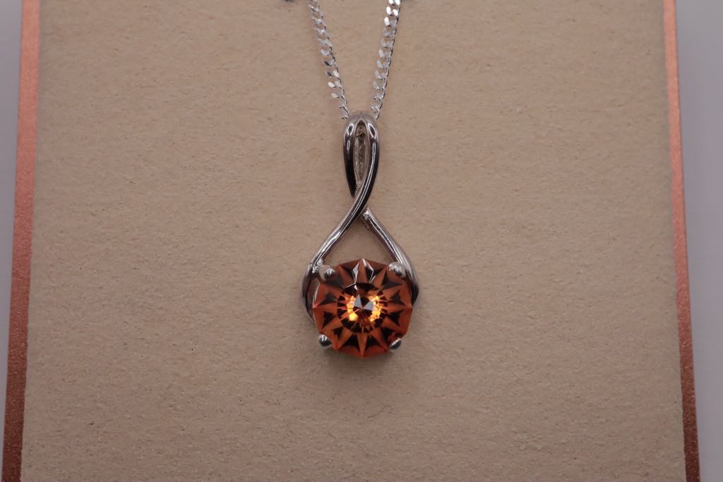 Necklace with citrine