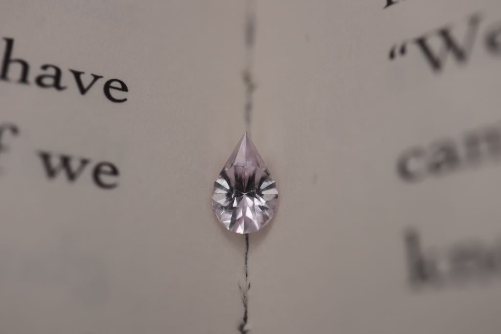 Necklace with a sapphire from Madagascar