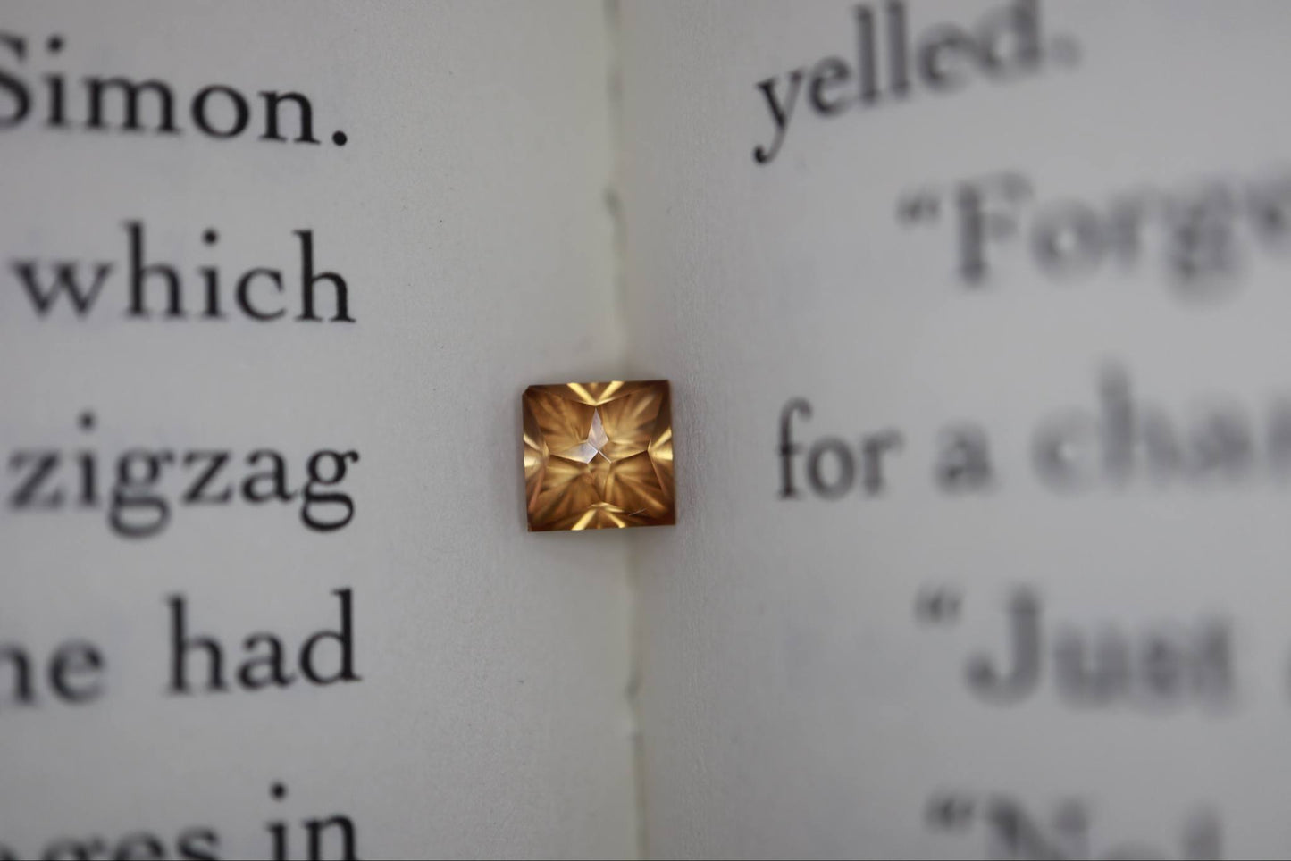 Collier en argent sterling avec un Zircon