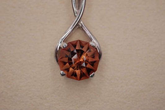 Necklace with citrine