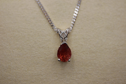 Oregon Sunstone sur un collier en argent sterling