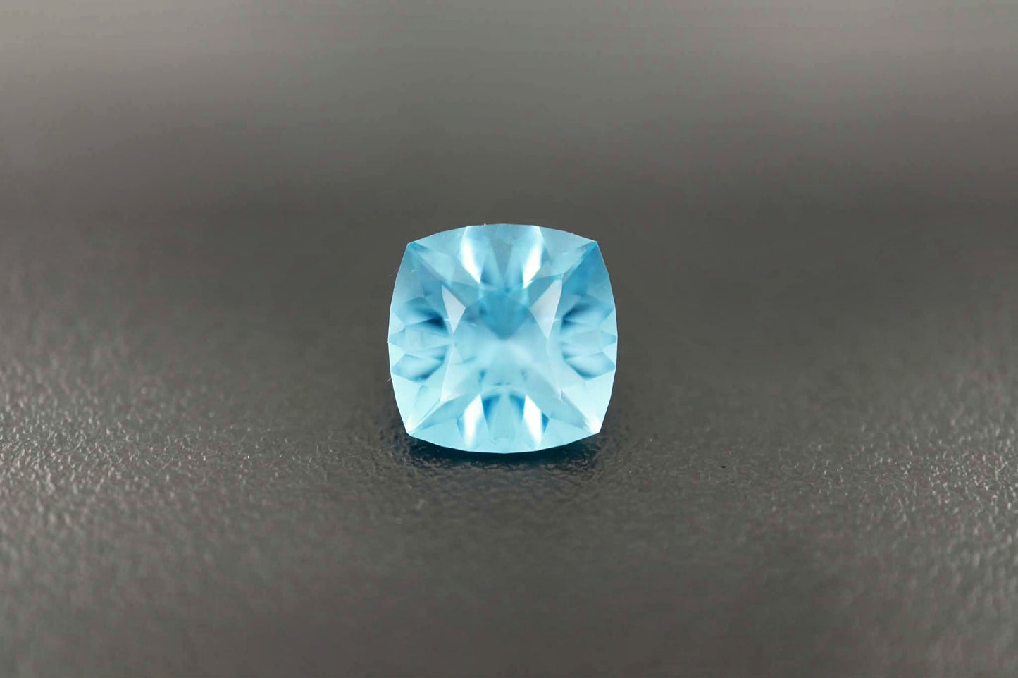 Électrique blue topaz