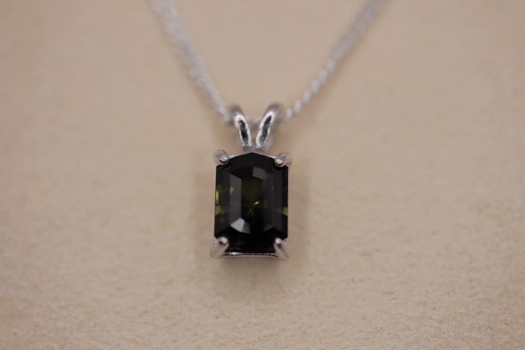 Collier avec une tourmaline du Maine