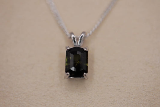 Collier avec une tourmaline du Maine